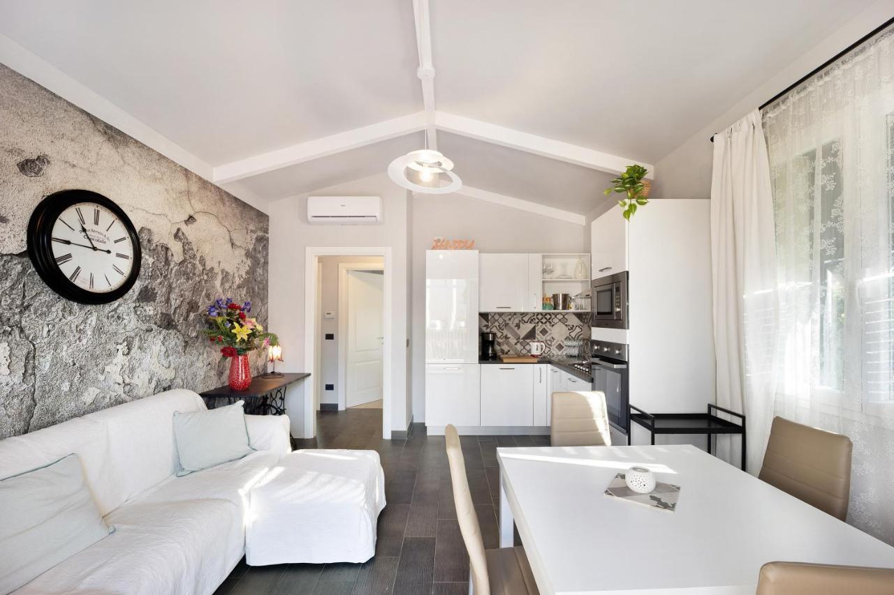 Casa Girasole 600 Mt Dal Mare Apartment Imperia Ngoại thất bức ảnh